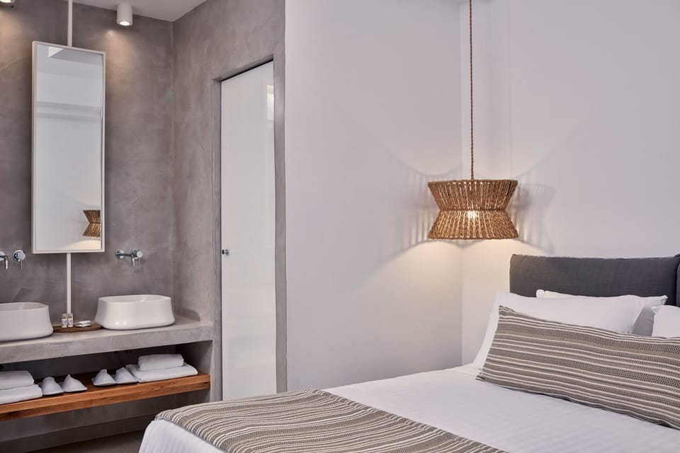 Executive Suite, Hot Tub | Select Comfort beds, in-room safe, blackout drapes, soundproofing