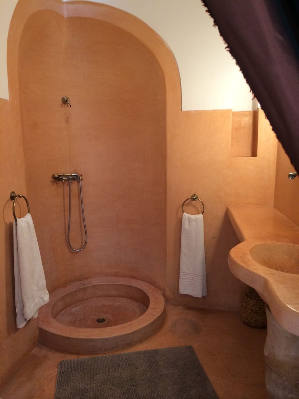 Triple Room | Bathroom | Free toiletries, hair dryer, towels