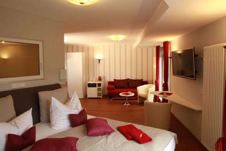 WiFi (free), bed sheets