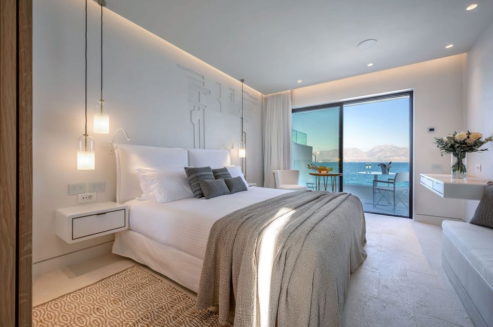 Deluxe Room, Hot Tub, Sea View | Premium bedding, Select Comfort beds, in-room safe
