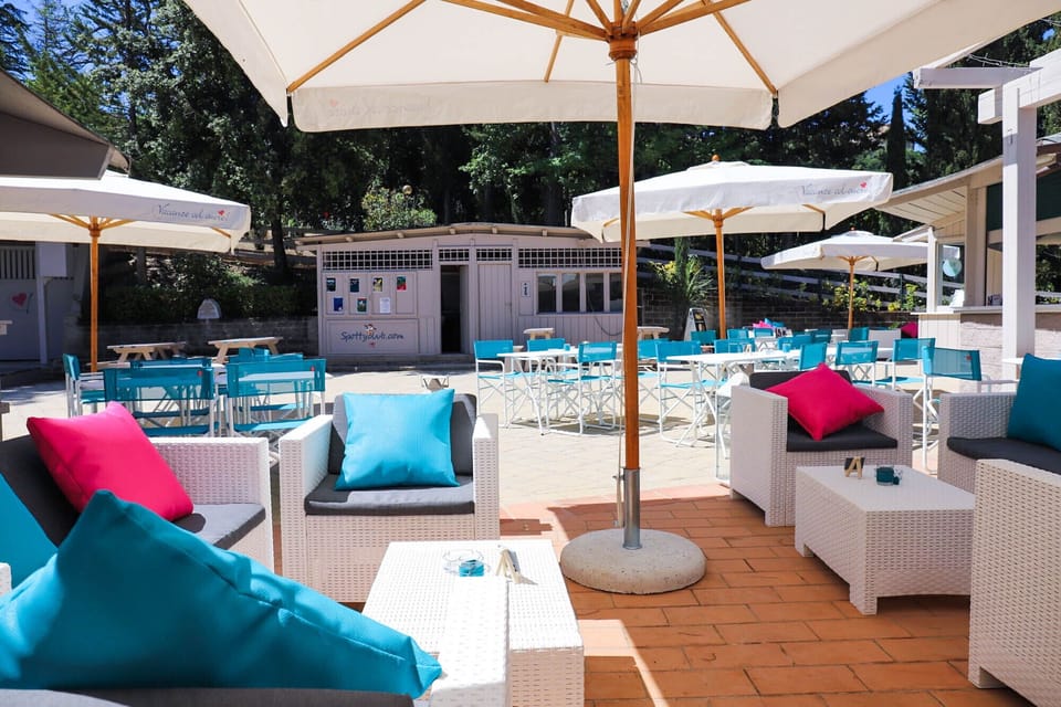 Poolside bar