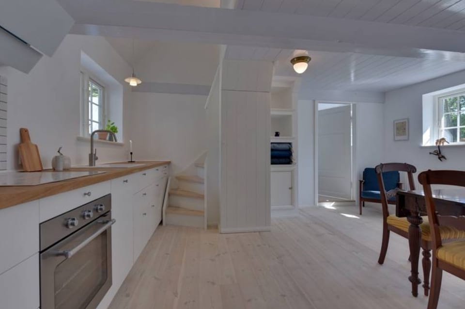 Family Apartment, Multiple Beds (25C) | Private kitchen | Oven, stovetop, dishwasher, cookware/dishes/utensils