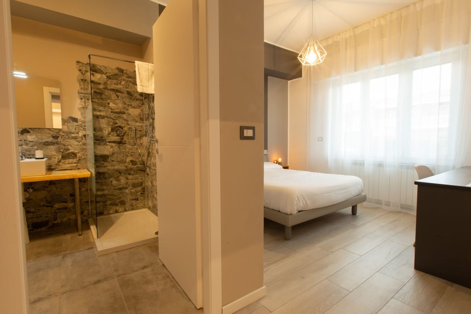Double or Twin Room, Ensuite | 3 bedrooms, premium bedding, down comforters, memory foam beds