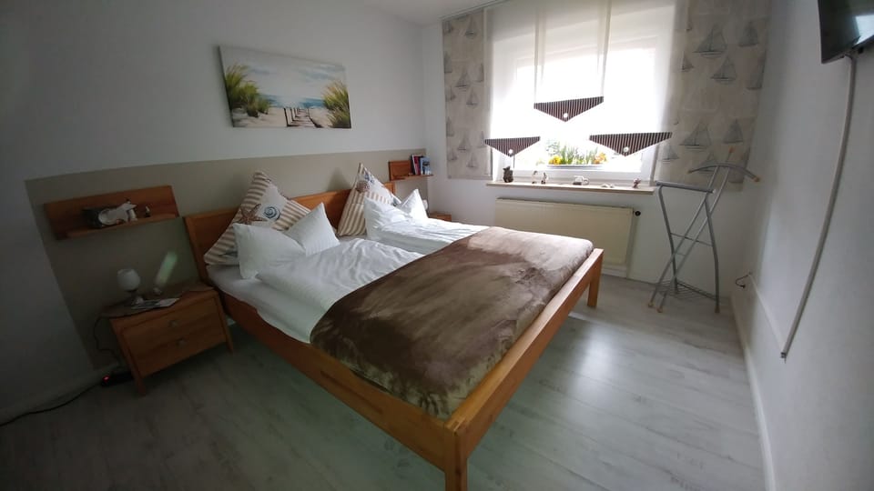 Apartment, 2 Bedrooms, Non Smoking | 2 bedrooms, hypo-allergenic bedding, down comforters, memory foam beds