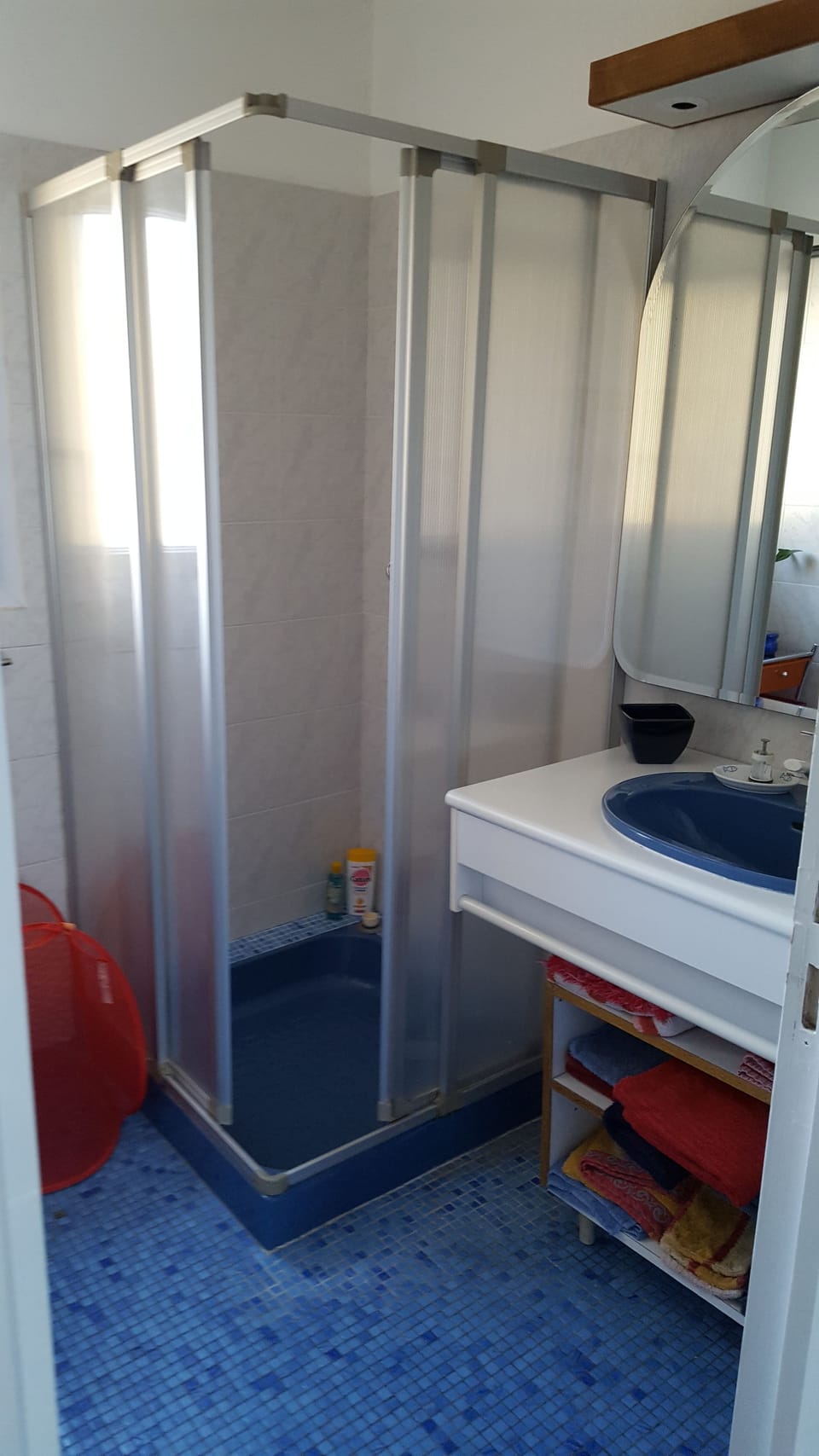 Double Room | Bathroom | Shower, hair dryer, towels