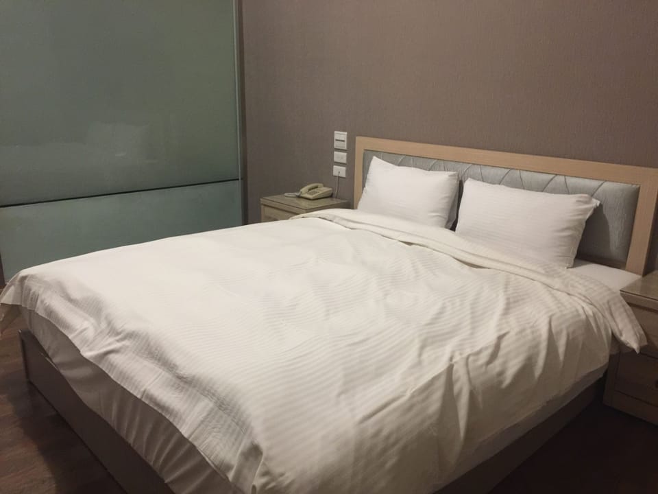 Elite Double Room, 1 Double Bed, Non Smoking | Desk, blackout drapes, free WiFi, bed sheets