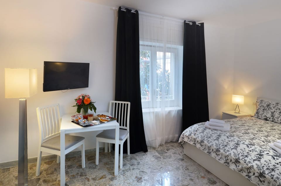 Classic Double Room | Frette Italian sheets, down comforters, soundproofing, free WiFi