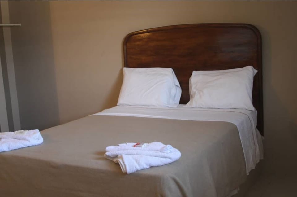 Basic Double Room, 1 Queen Bed, Non Smoking | Bed sheets