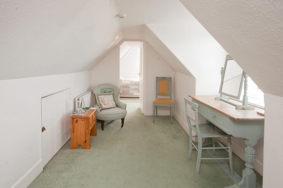 Single Room | Individually decorated, individually furnished, free WiFi, bed sheets
