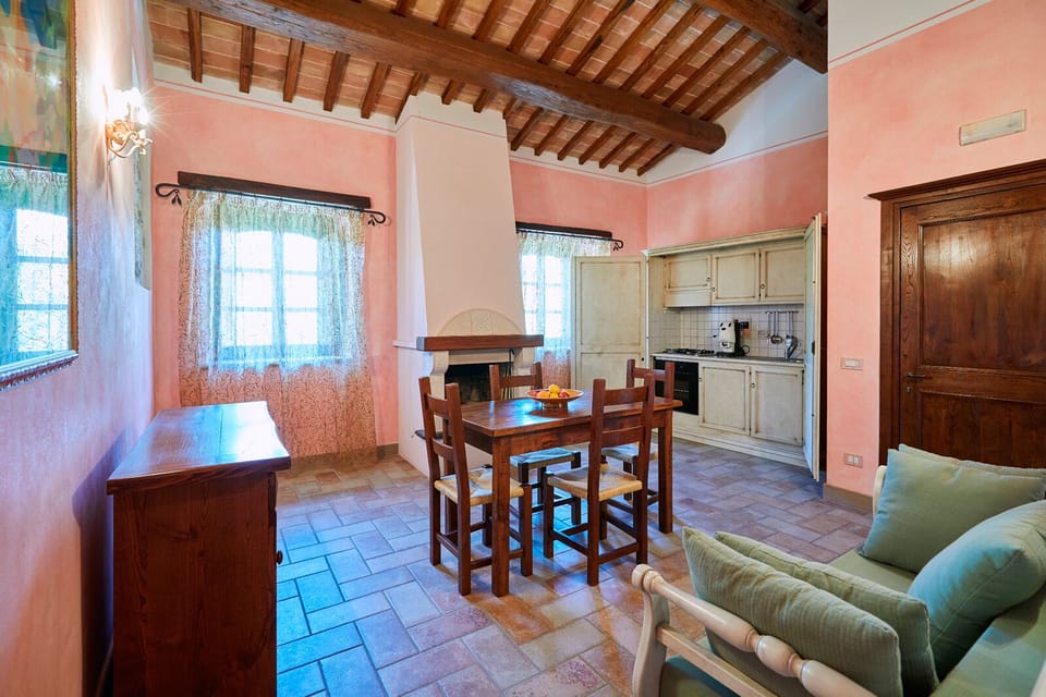 Romantic Apartment (Morganite) | Living area | 19-inch flat-screen TV with digital channels, TV