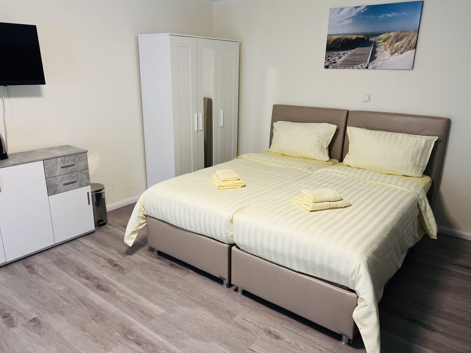 Family Room | Blackout drapes, soundproofing, free WiFi, bed sheets