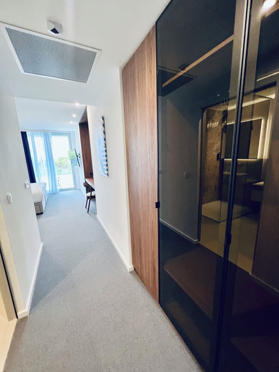 Double or Twin Room, Partial Ocean View | Minibar, in-room safe, desk, laptop workspace