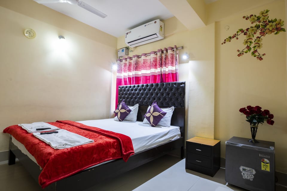 Deluxe AC Room | Free WiFi, bed sheets