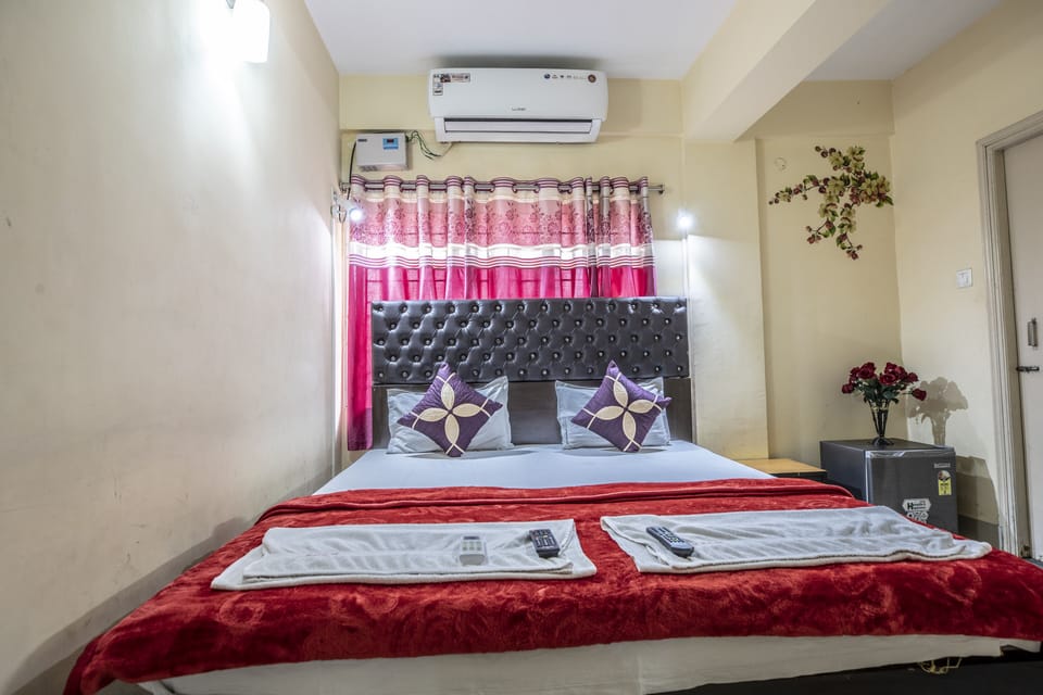 Deluxe AC Room | Free WiFi, bed sheets