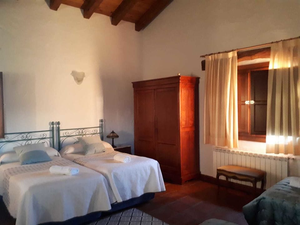 Iron/ironing board, free cribs/infant beds, rollaway beds, free WiFi