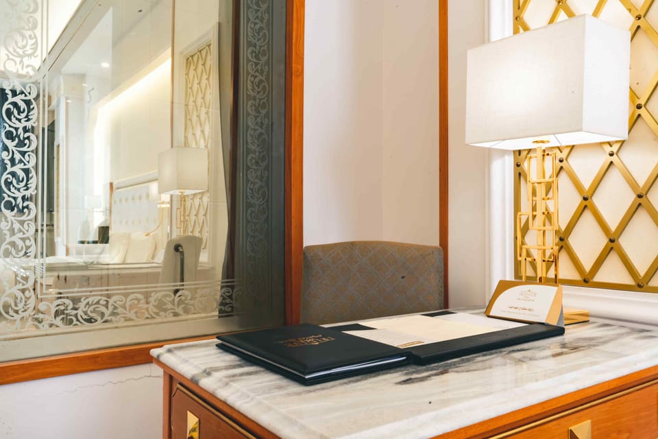 2 bedrooms, minibar (some free items), in-room safe, desk