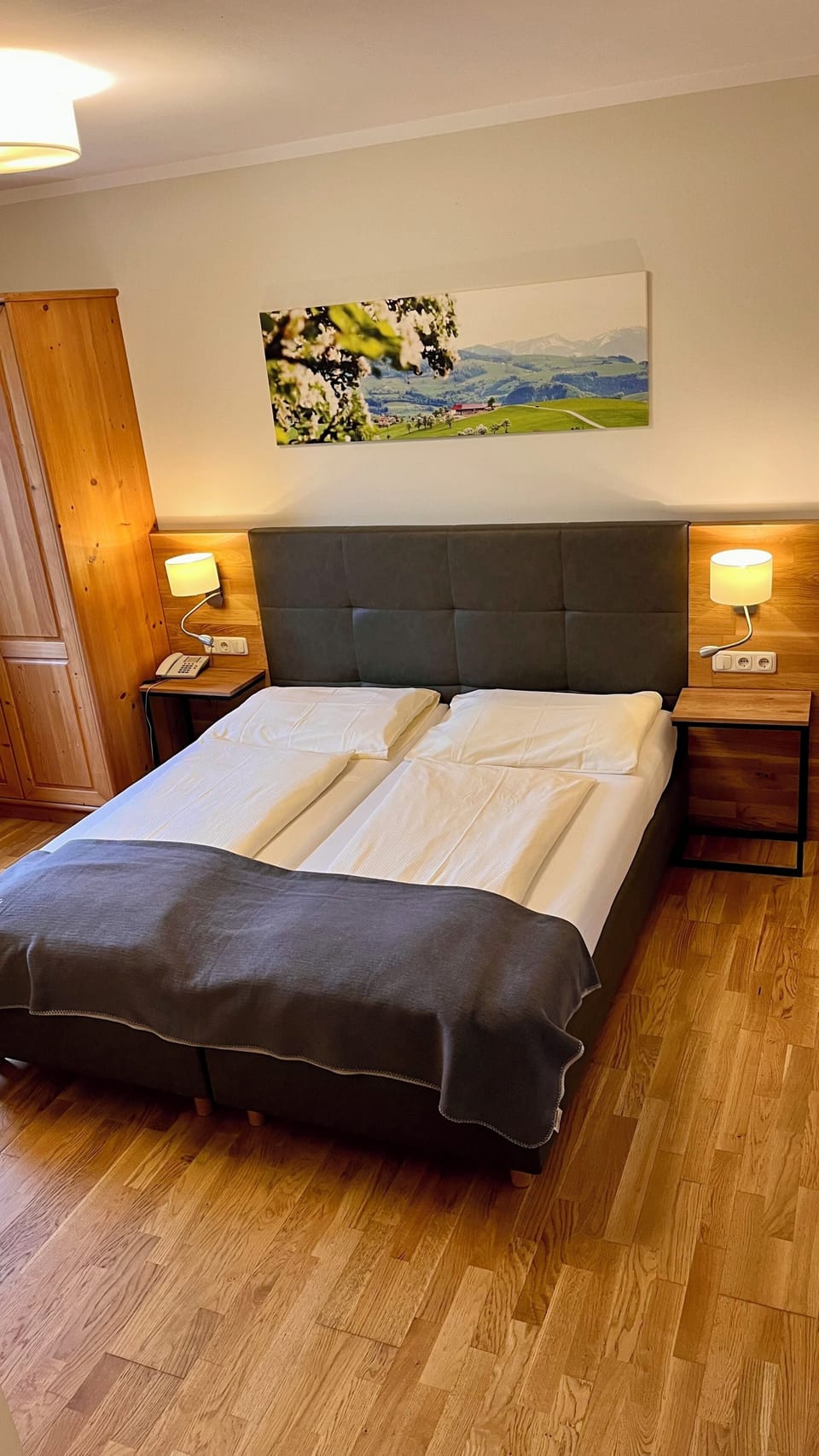 Classic Double or Twin Room | In-room safe, desk, iron/ironing board, free WiFi