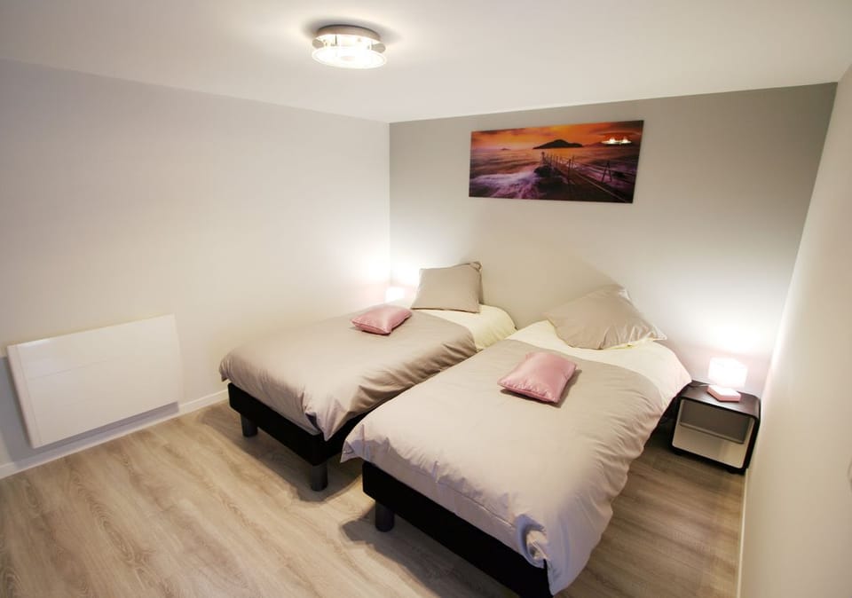 Twin Room | Individually decorated, individually furnished, iron/ironing board