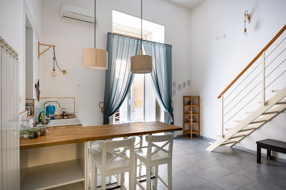 Studio | Desk, iron/ironing board, free WiFi, bed sheets