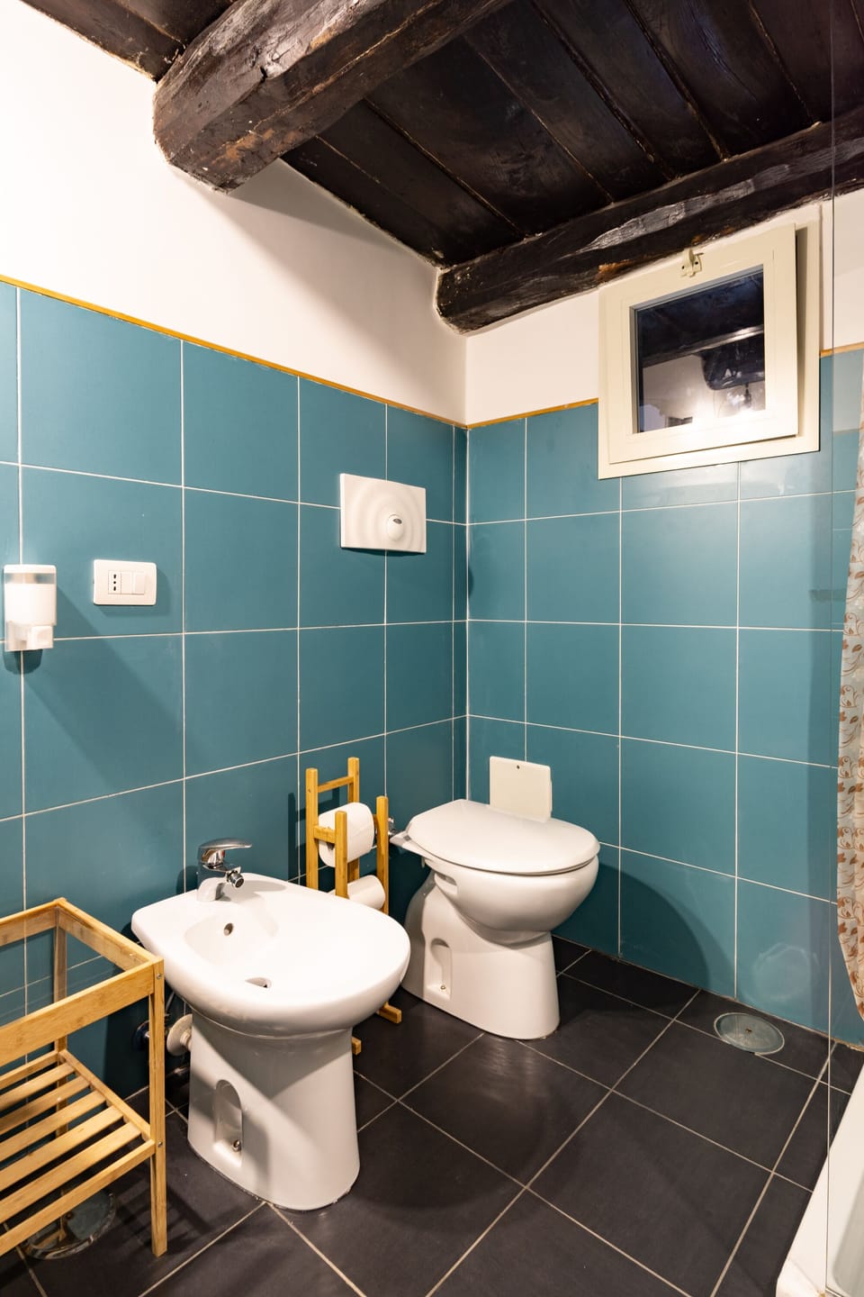 Quadruple Room | Bathroom | Shower, rainfall showerhead, hair dryer, bidet