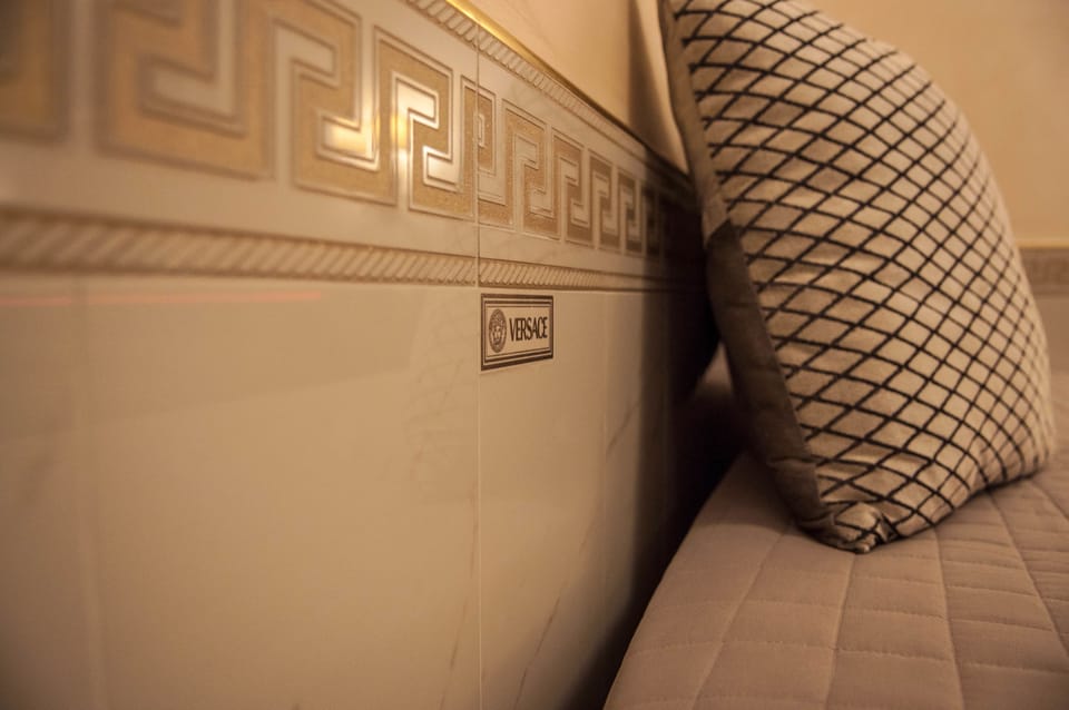 Junior Suite | Minibar, in-room safe, desk, soundproofing