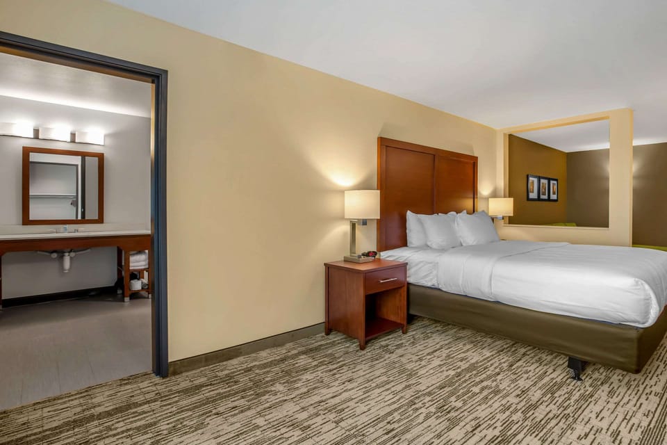 Premium bedding, pillowtop beds, desk, laptop workspace
