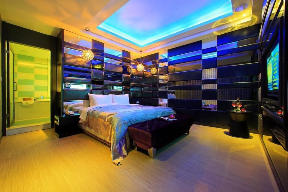 Superior Suite | Premium bedding, blackout drapes, soundproofing