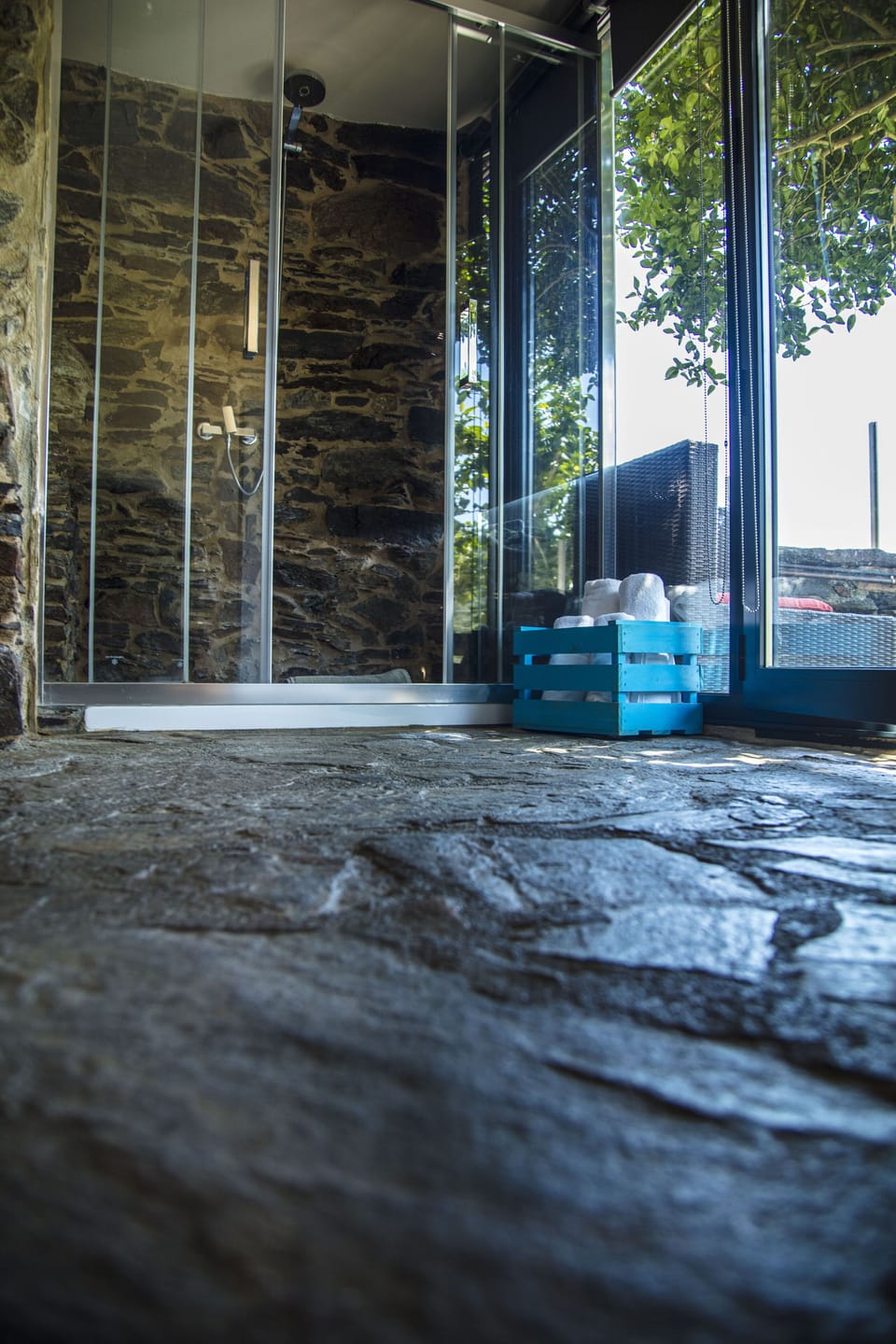 Double Room (Mencia) | Bathroom | Shower, hair dryer, towels