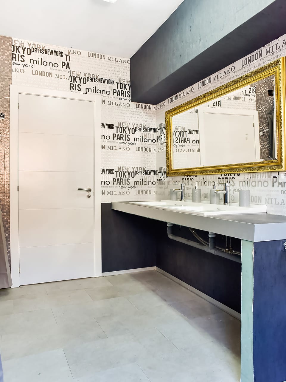 Family Room | Bathroom | Shower, hair dryer, towels