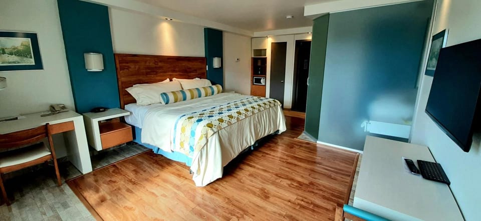 Pillowtop beds, desk, blackout drapes, soundproofing