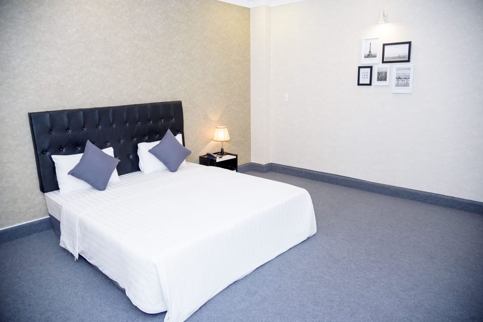 Superior Double Room, 1 King Bed | Desk, soundproofing, free WiFi