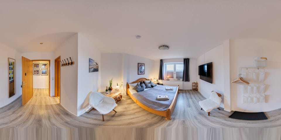 Twin Room, Private Bathroom (incl. Netflix and Nespresso) | Free WiFi, bed sheets