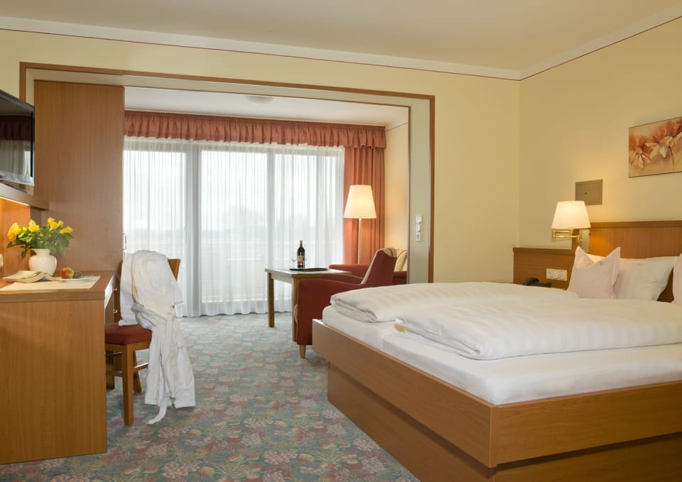 Superior Double Room, City View | Desk, free cribs/infant beds, free WiFi, bed sheets