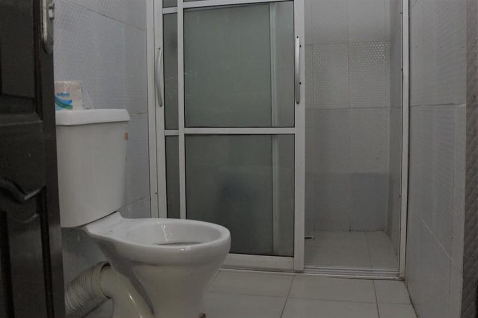 Shower, towels