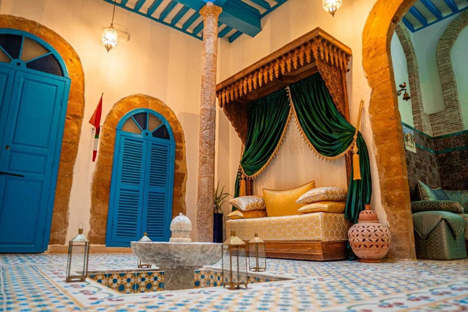 Economy Twin Room, Non Smoking (Adham) | Living area
