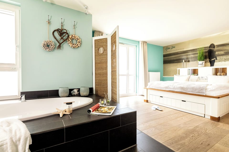 Große Stube für Freischwimmer | In-room safe, desk, soundproofing, free WiFi