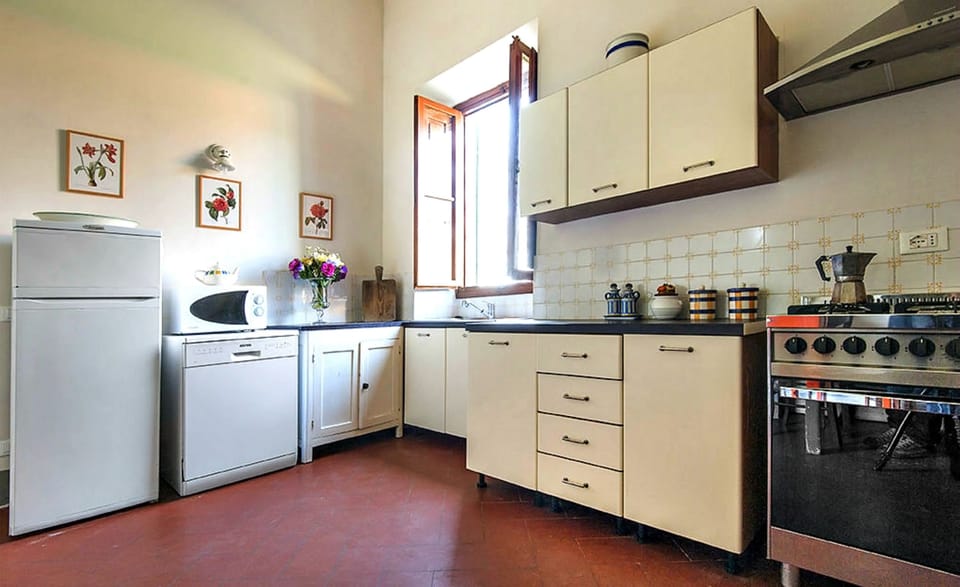 Villa, 6 Bedrooms, Private Pool | Private kitchen | Full-size fridge, microwave, stovetop, dishwasher