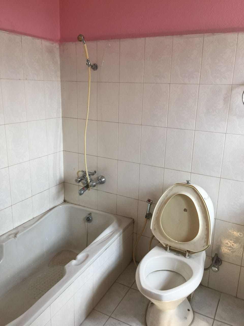 Room, 1 King Bed, Non Smoking, City View | Bathroom | Shower, slippers, towels