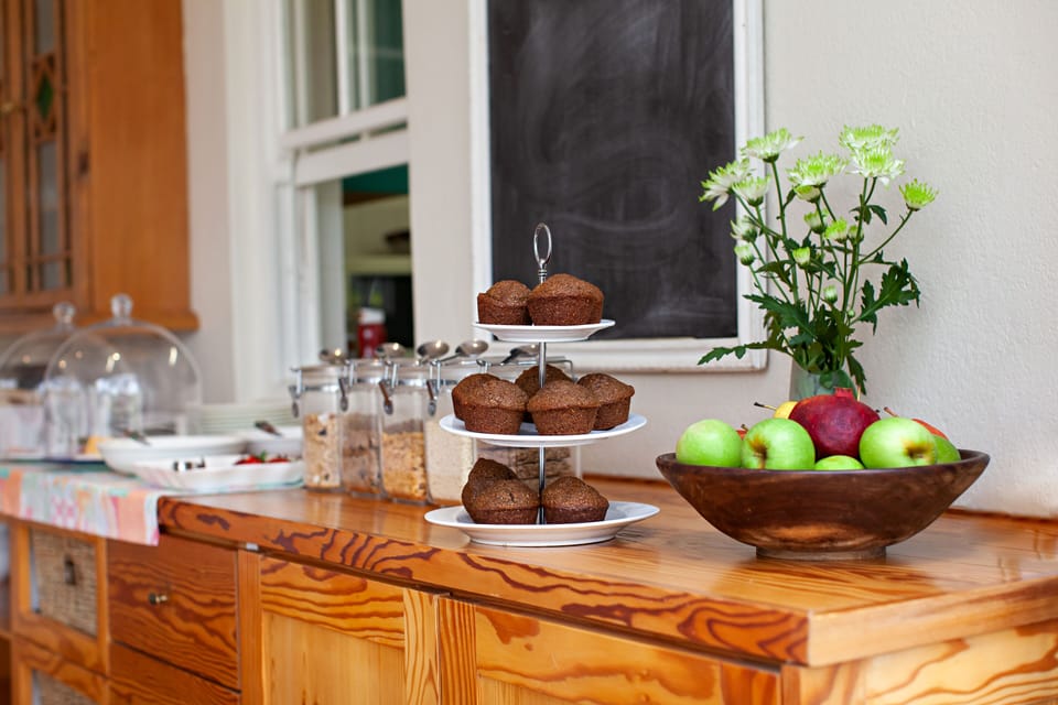 Daily full breakfast (ZAR 150.00 per person)