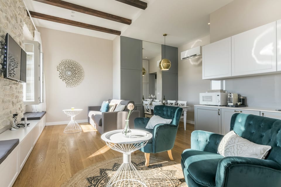 Superior Apartment, 1 King Bed with Sofa bed, Non Smoking | Living area | Smart TV, video-game console