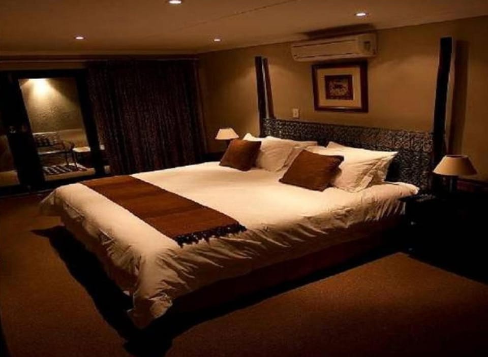 Egyptian cotton sheets, premium bedding, Tempur-Pedic beds, minibar