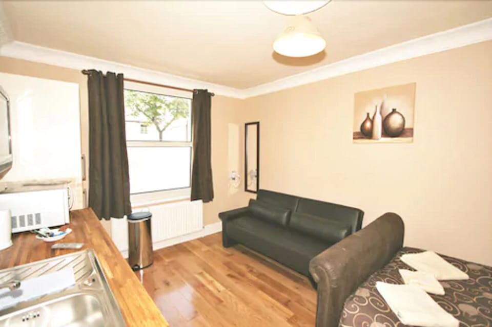Family Room, 1 Double Bed with Sofa bed | Individually furnished, desk, free WiFi, bed sheets