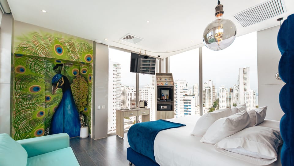 Superior Suite, 1 King Bed, Jetted Tub | Premium bedding, minibar, in-room safe, soundproofing