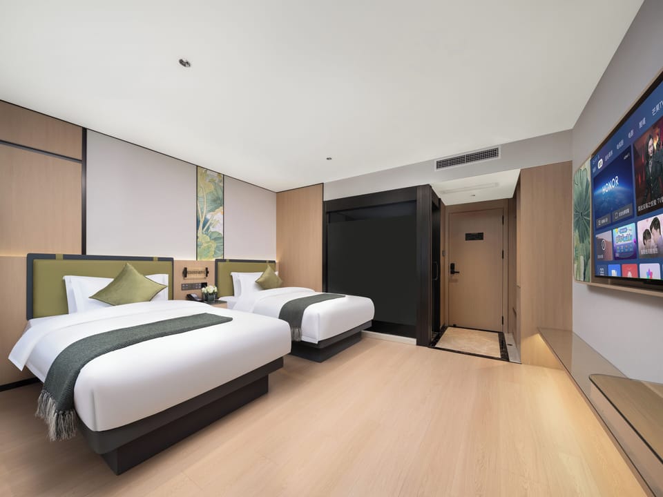 Comfort Double or Twin Room | Premium bedding, down comforters, desk, laptop workspace