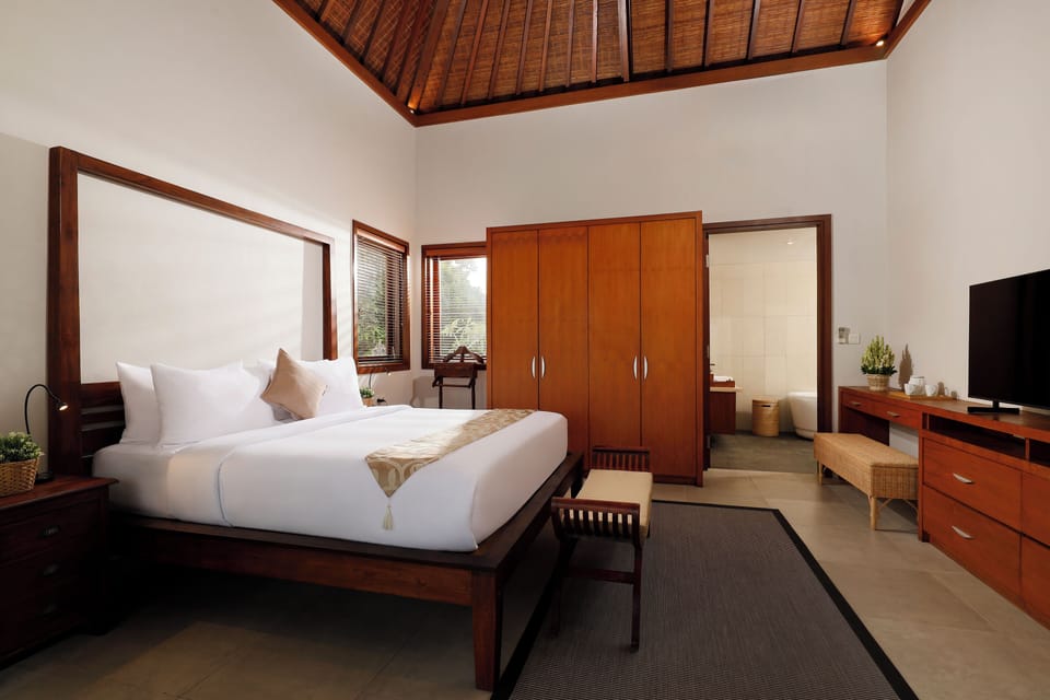 9 Bedroom Pool Villa | In-room safe, individually furnished, desk, blackout drapes