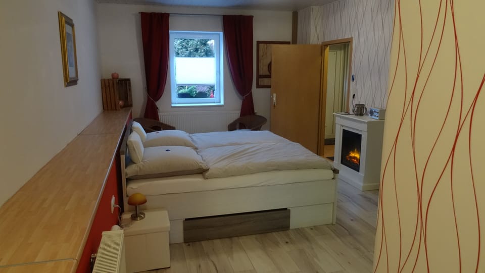 Premium Studio, 1 King Bed, Fireplace, Garden View | Premium bedding, in-room safe, individually decorated