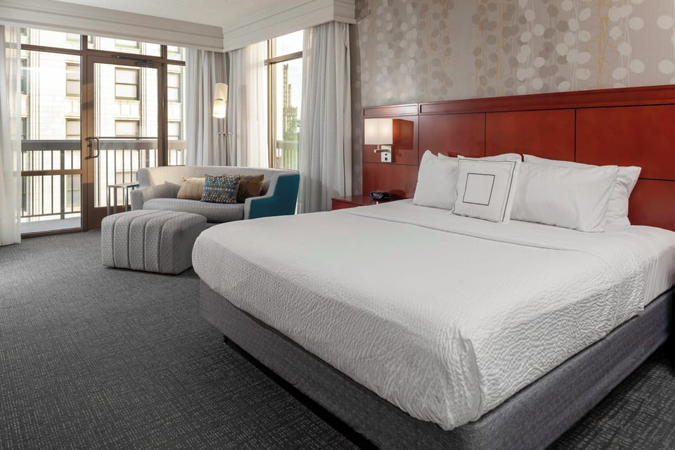 Desk, iron/ironing board, free cribs/infant beds, free WiFi