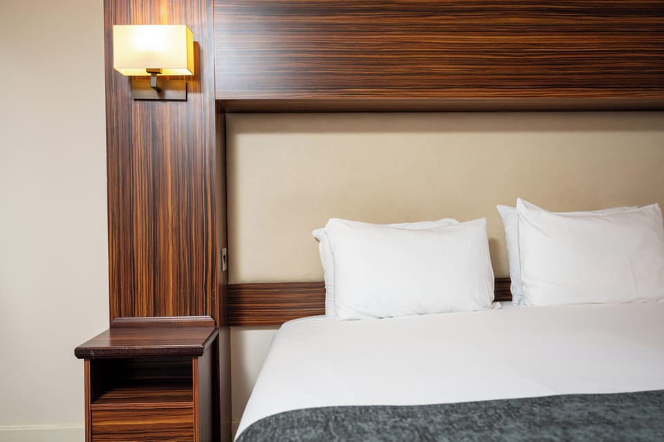 Double Room | Desk, iron/ironing board, free WiFi, bed sheets