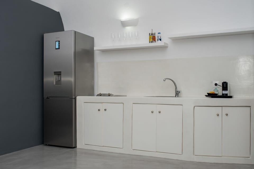 Apartment, 2 Bedrooms (Without View) | Private kitchenette | Fridge, electric kettle