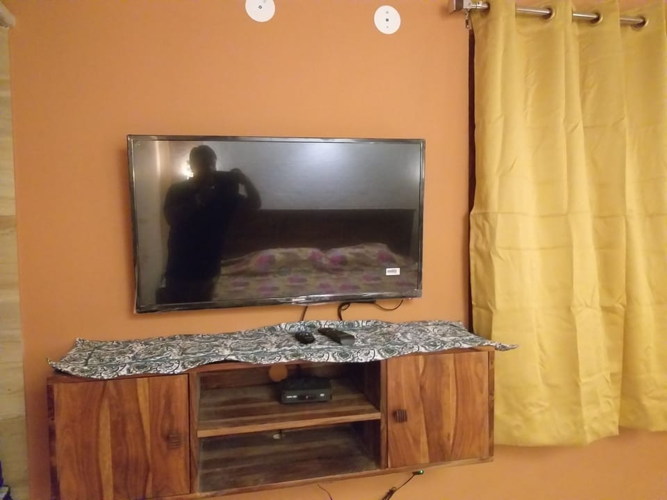 Family Studio, 1 King Bed with Sofa bed | Room amenity
